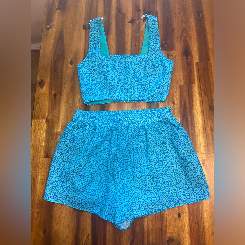 NWT Le Lis Crop Tank Top Size XS and Matching High Waisted Shorts Size S (Set)